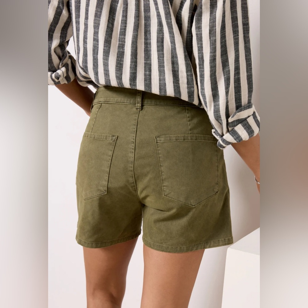Evereve Kut From The Kloth Utility Short Olive branch Gorpcore Size 10 - Picture 4 of 13